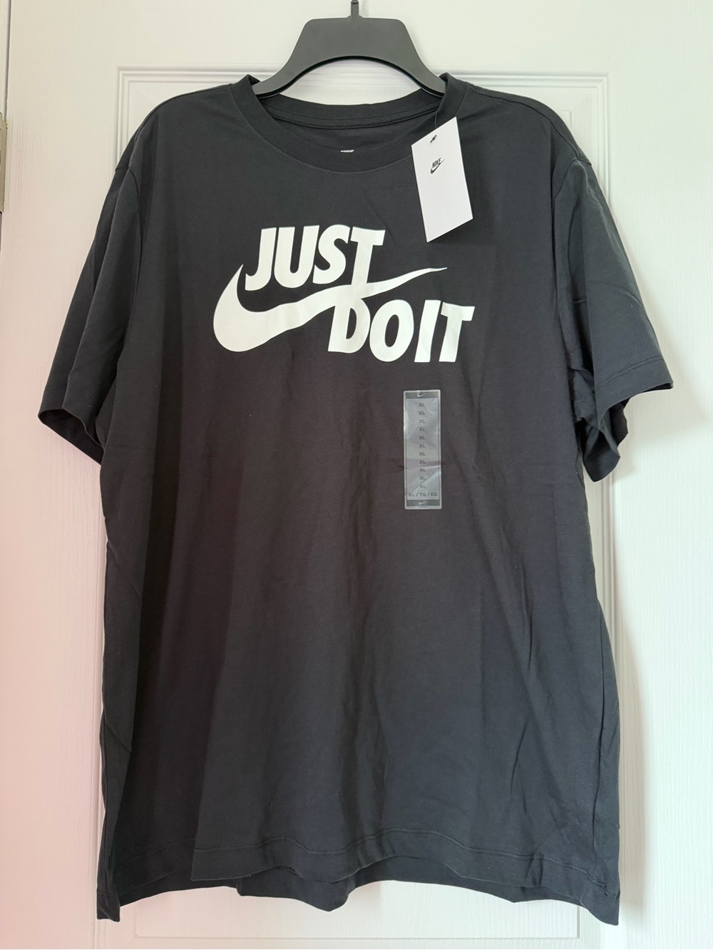 New Nike Men's Black 'Just Do It' Logo T-Shirt - Picture 2 of 4